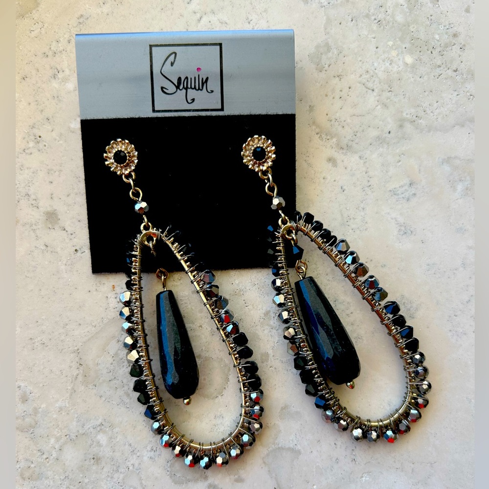 Black and silver drop earrings ✨